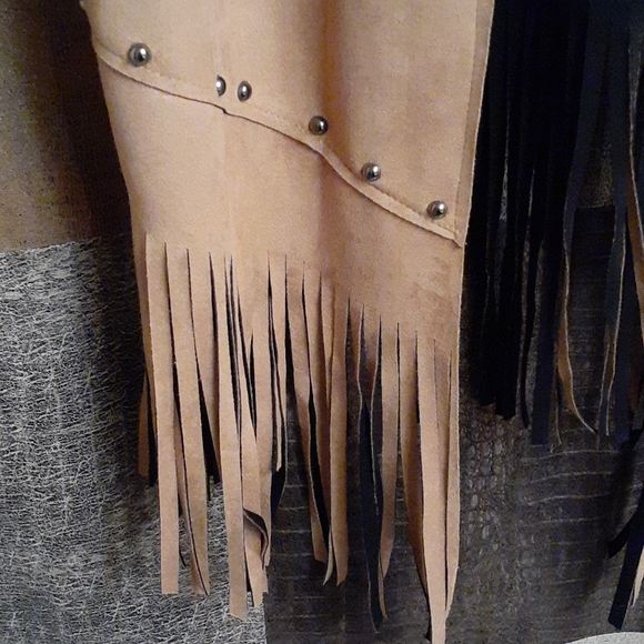 GORGEOUS caramel colored and black fringed jacket - Picture 5 of 11